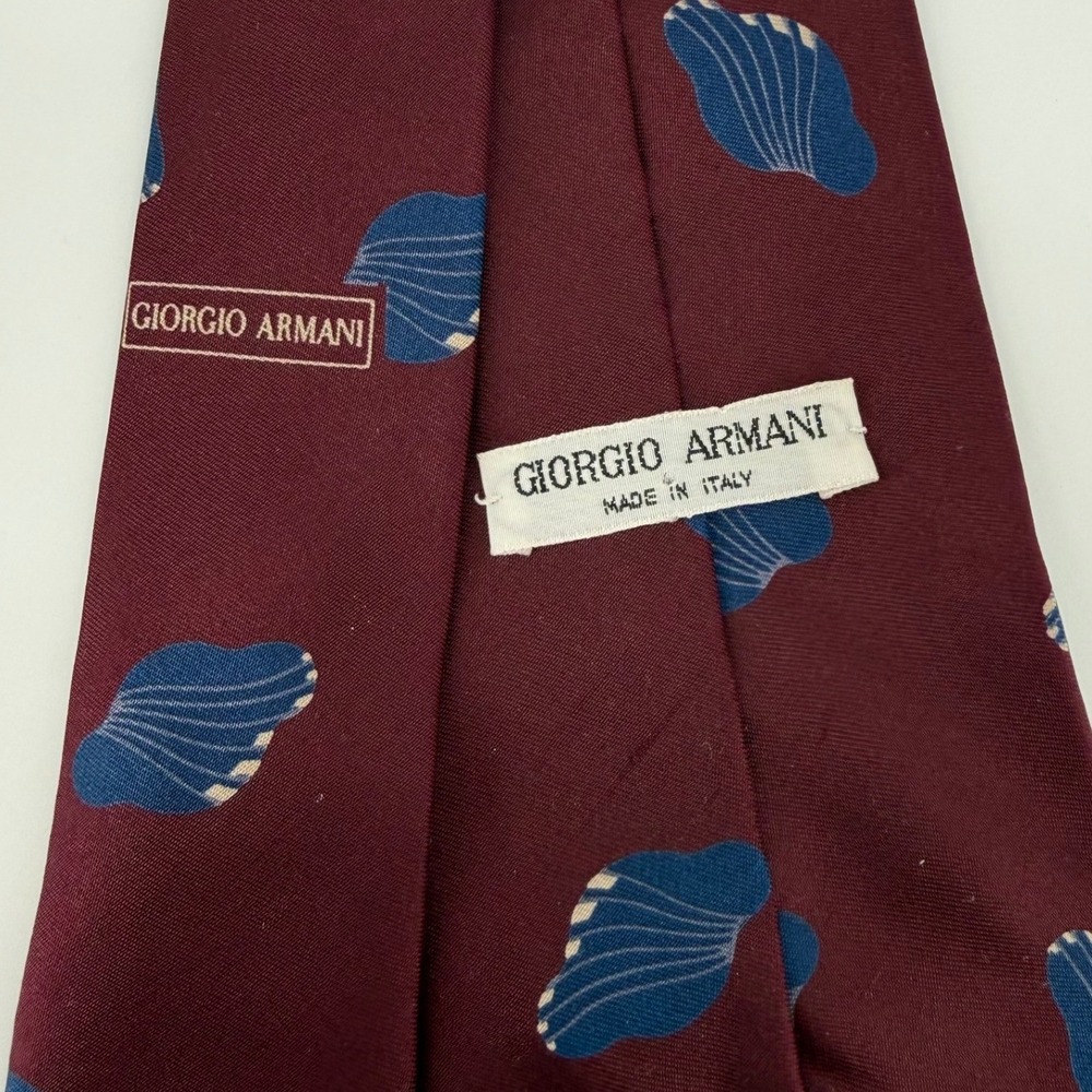 Giorgio Armani Mens Silk Tie Burgundy Blue Shell Pattern Made in Italy Luxury - Picture 3 of 5